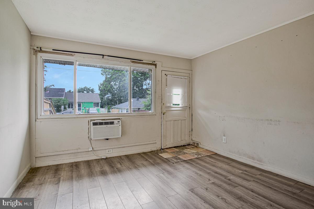 7728 Oxman Road Landover, MD 20785 - Photo 6 of 27