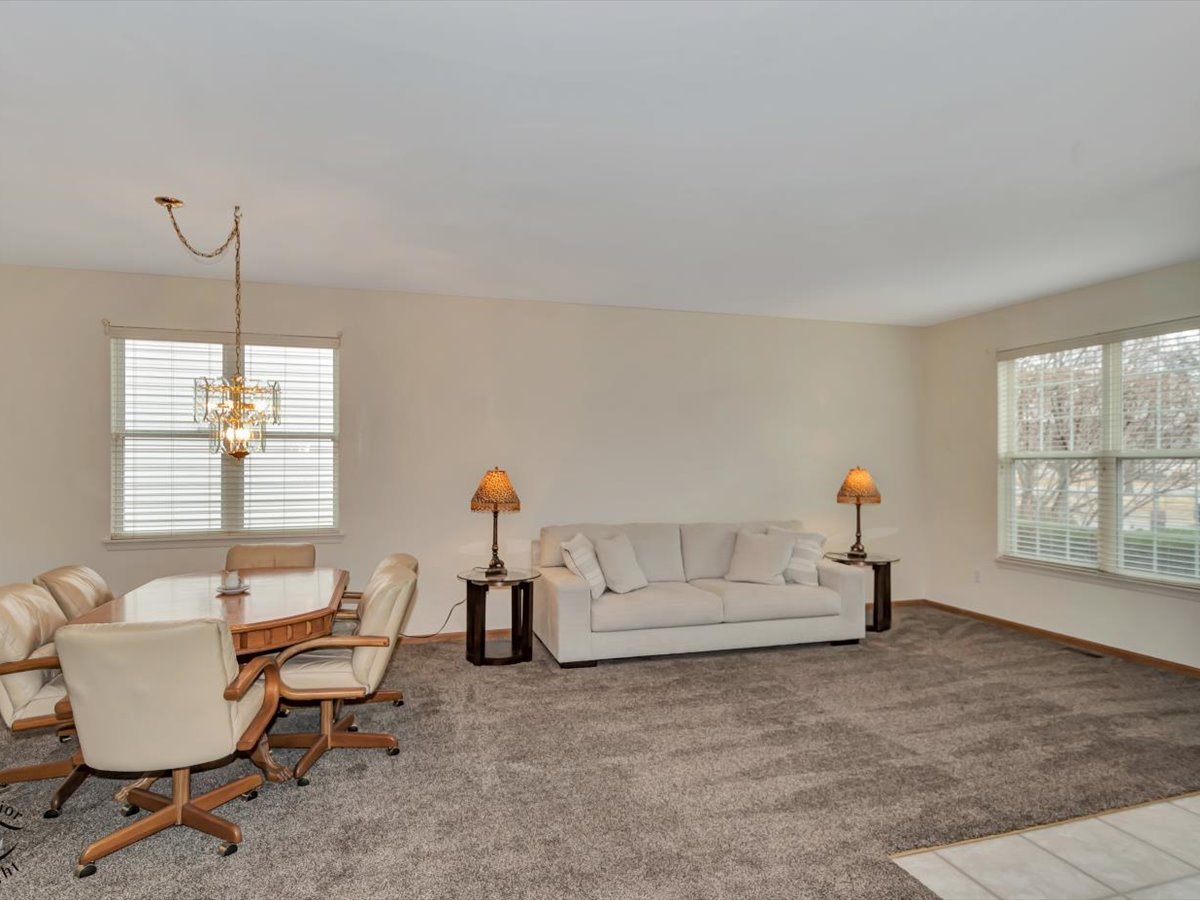 670 Wellston Lane Romeoville, IL 60446 - Photo 5 of 34