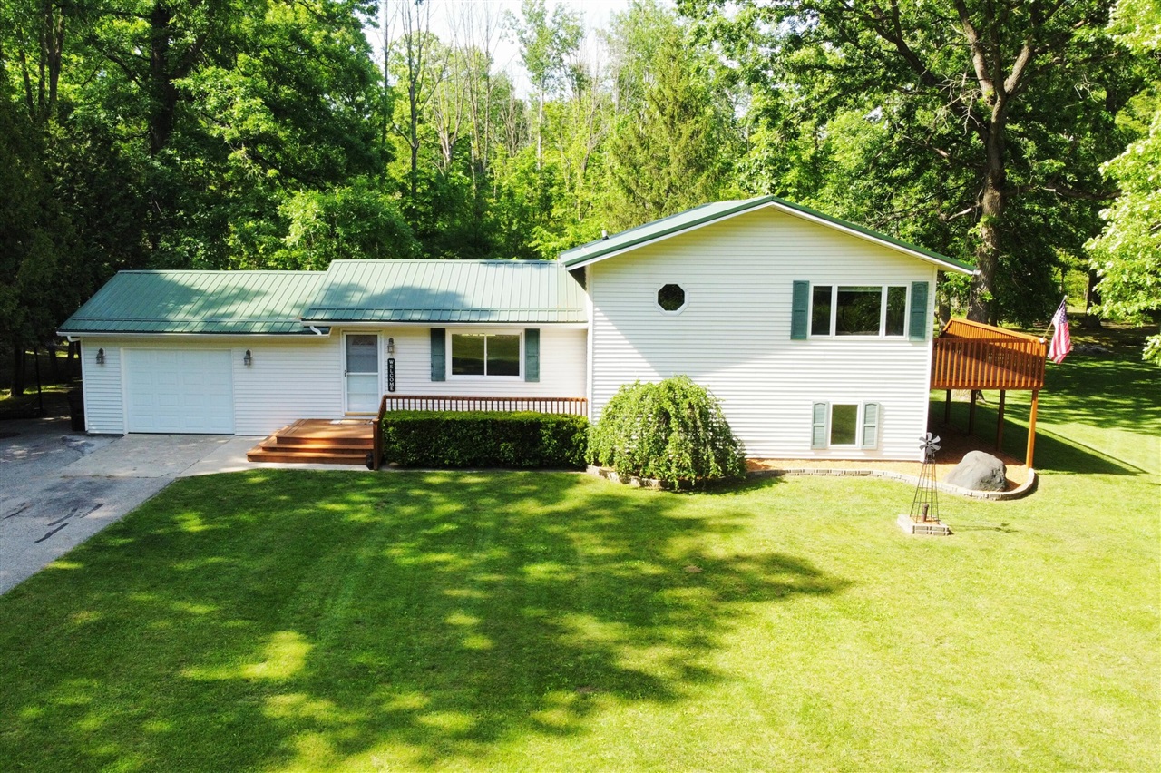 2790 West Wing Road Mount Pleasant, MI 48858 - Photo 1 of 58