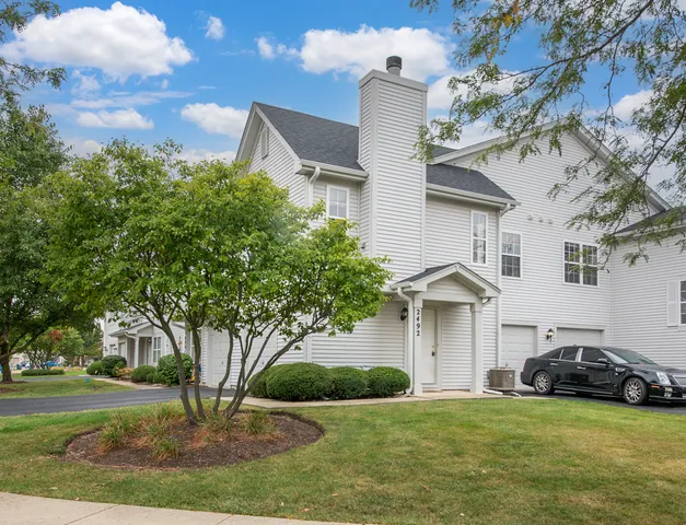 $2,050 | 2492 Dickens Drive, Unit 2492, Aurora, IL 60503