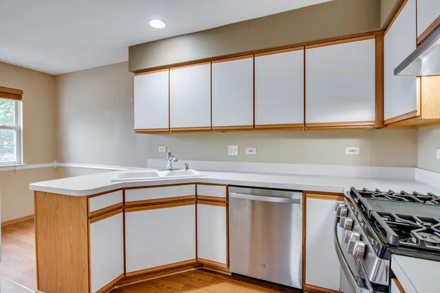 $2,050 | 2492 Dickens Drive, Unit 2492, Aurora, IL 60503