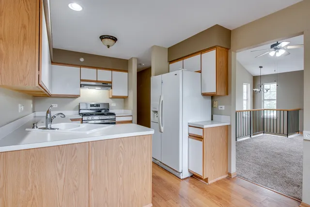 $2,050 | 2492 Dickens Drive, Unit 2492, Aurora, IL 60503