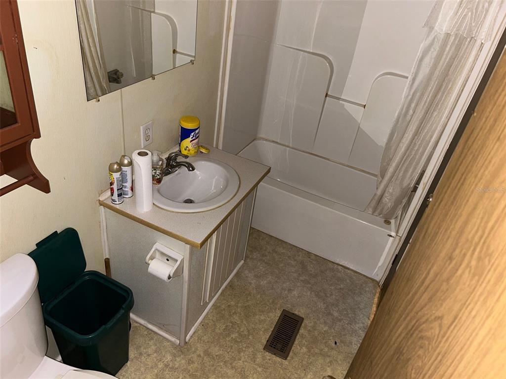 8232 Swan Lake Road Melrose, FL 32666 - Photo 14 of 30