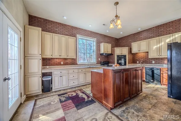 $829,000 | 15650 Hwy WW, Lebanon, MO 65536