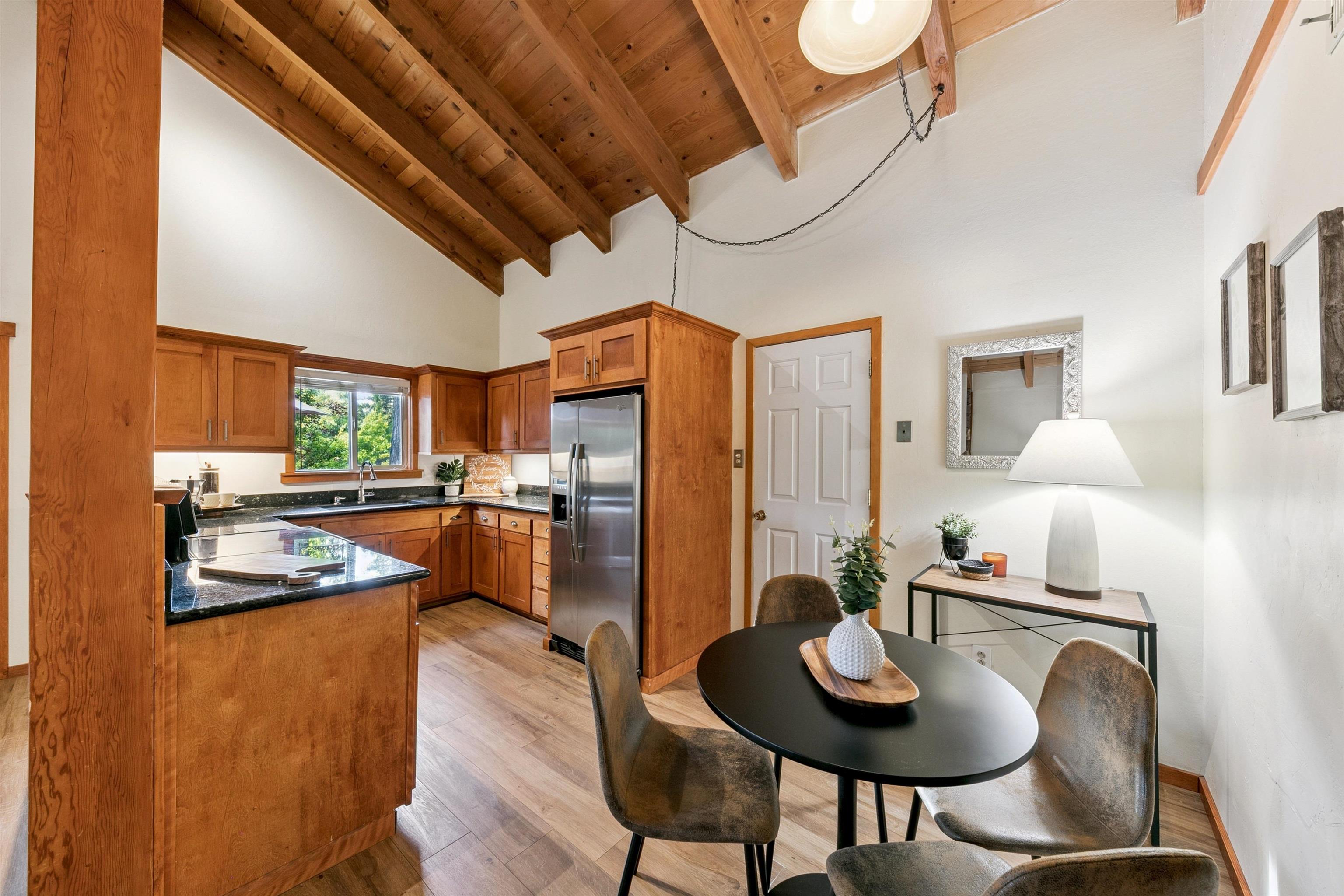 11979 Pine Forest Road Truckee, CA 96161 - Photo 5 of 22 Gallery Image 5
