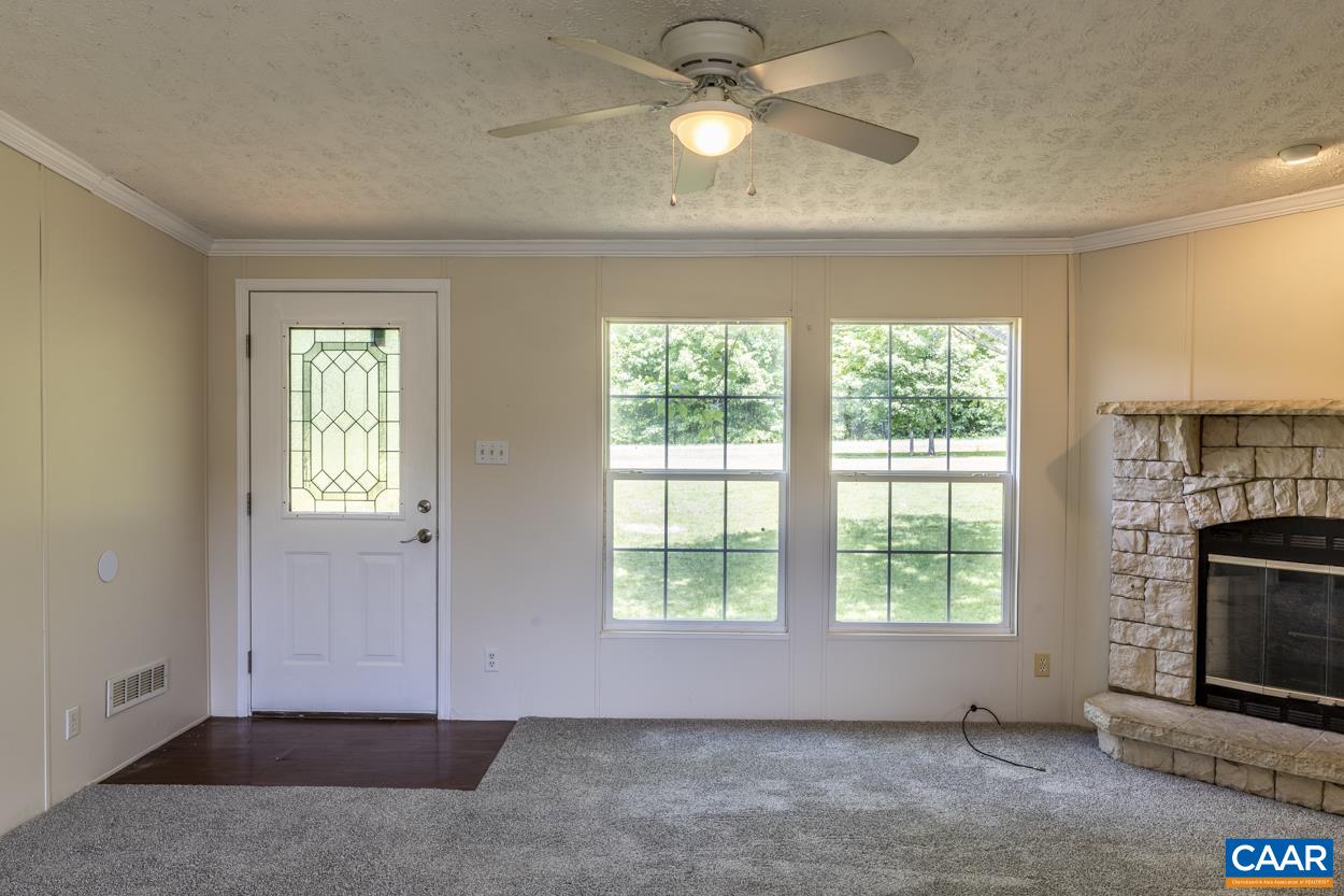 667 Equestrian Trail Road New Canton, VA 23123 - Photo 6 of 26 Gallery Image 6