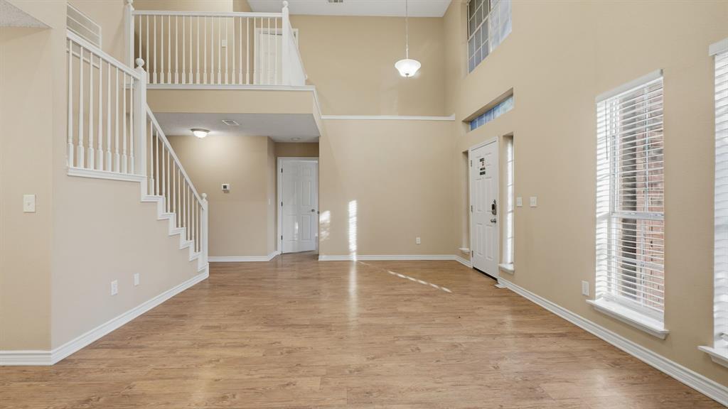 10900 Huntington Road Frisco, TX 75035 - Photo 4 of 36