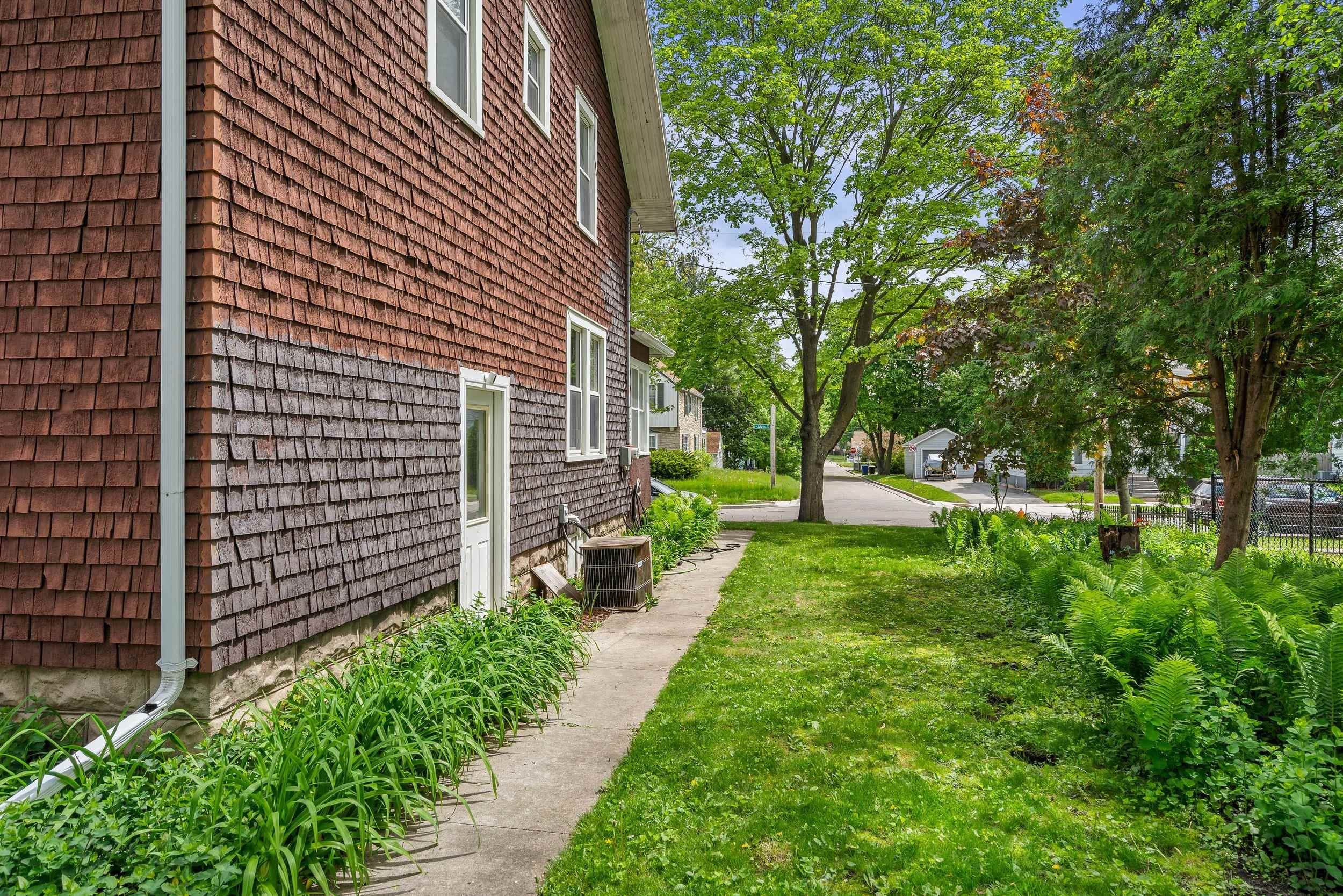 1631 North Alvin Street Appleton, WI 54911 - Photo 5 of 34