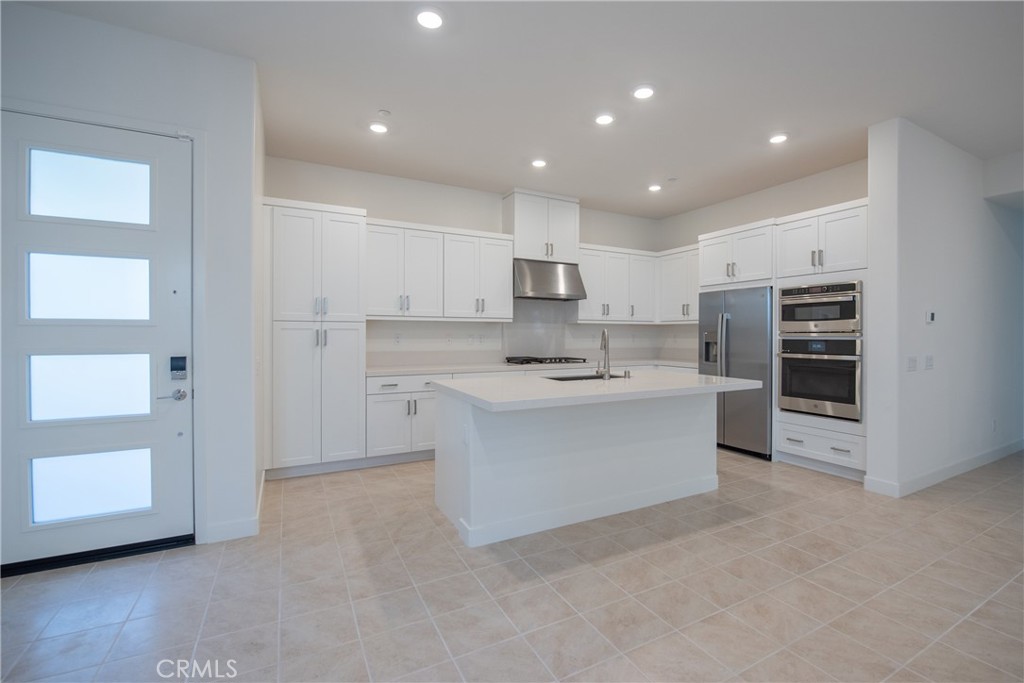 160 Sentosa Irvine, CA 92618 - Photo 3 of 29