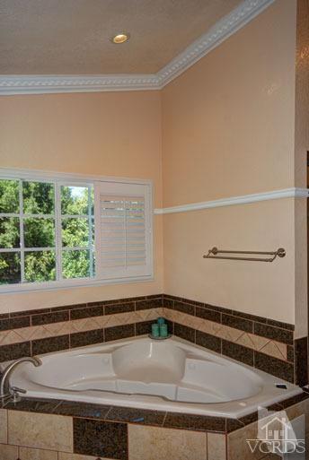 761 Coronado Place Oxnard, CA 93030 - Photo 19 of 27 a close view of sink