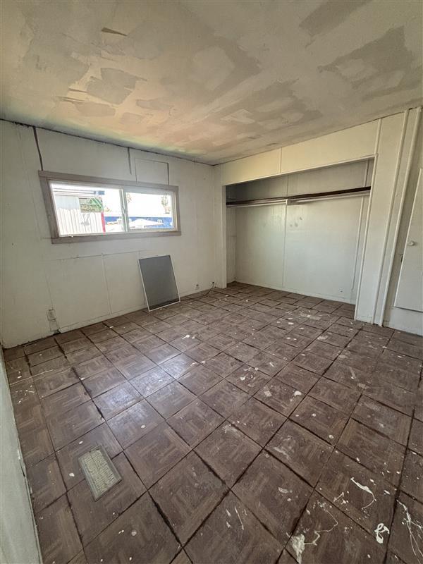 801 Schipper Street, Unit 65 Arvin, CA 93203 - Photo 11 of 14