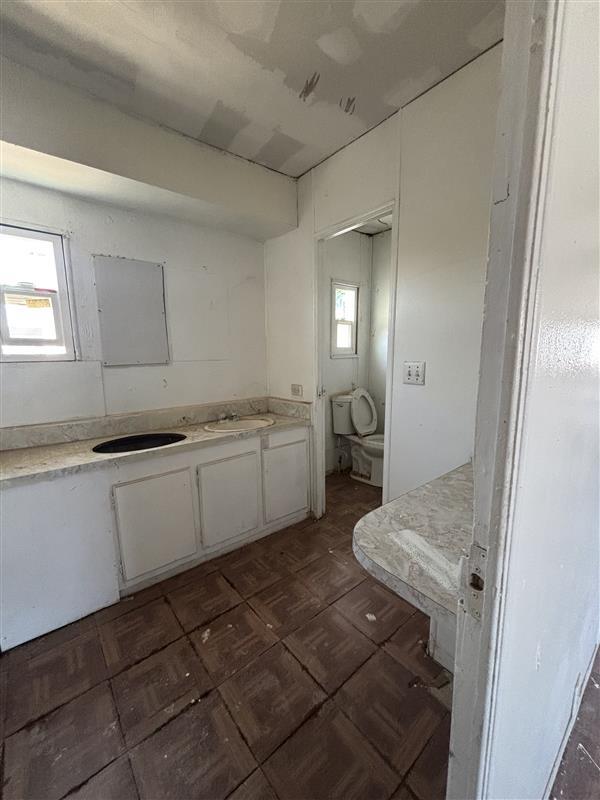 801 Schipper Street, Unit 65 Arvin, CA 93203 - Photo 9 of 14