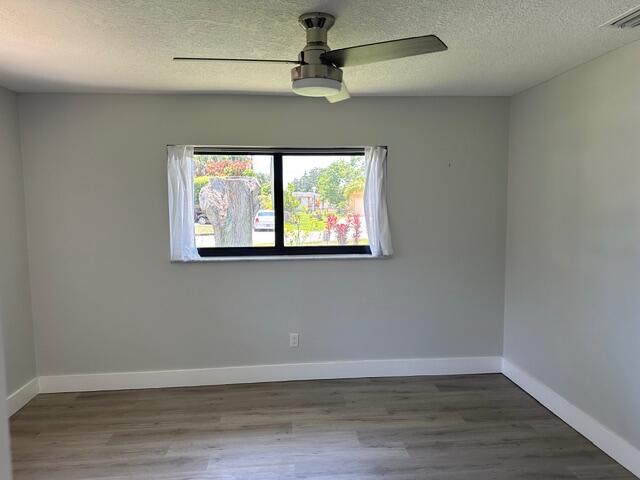 907 Southeast Lake Street Stuart, FL 34994 - Photo 8 of 23 IMG_6020