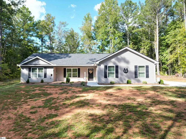$325,000 | 293 Cecil Drive, Waterloo, SC 29384