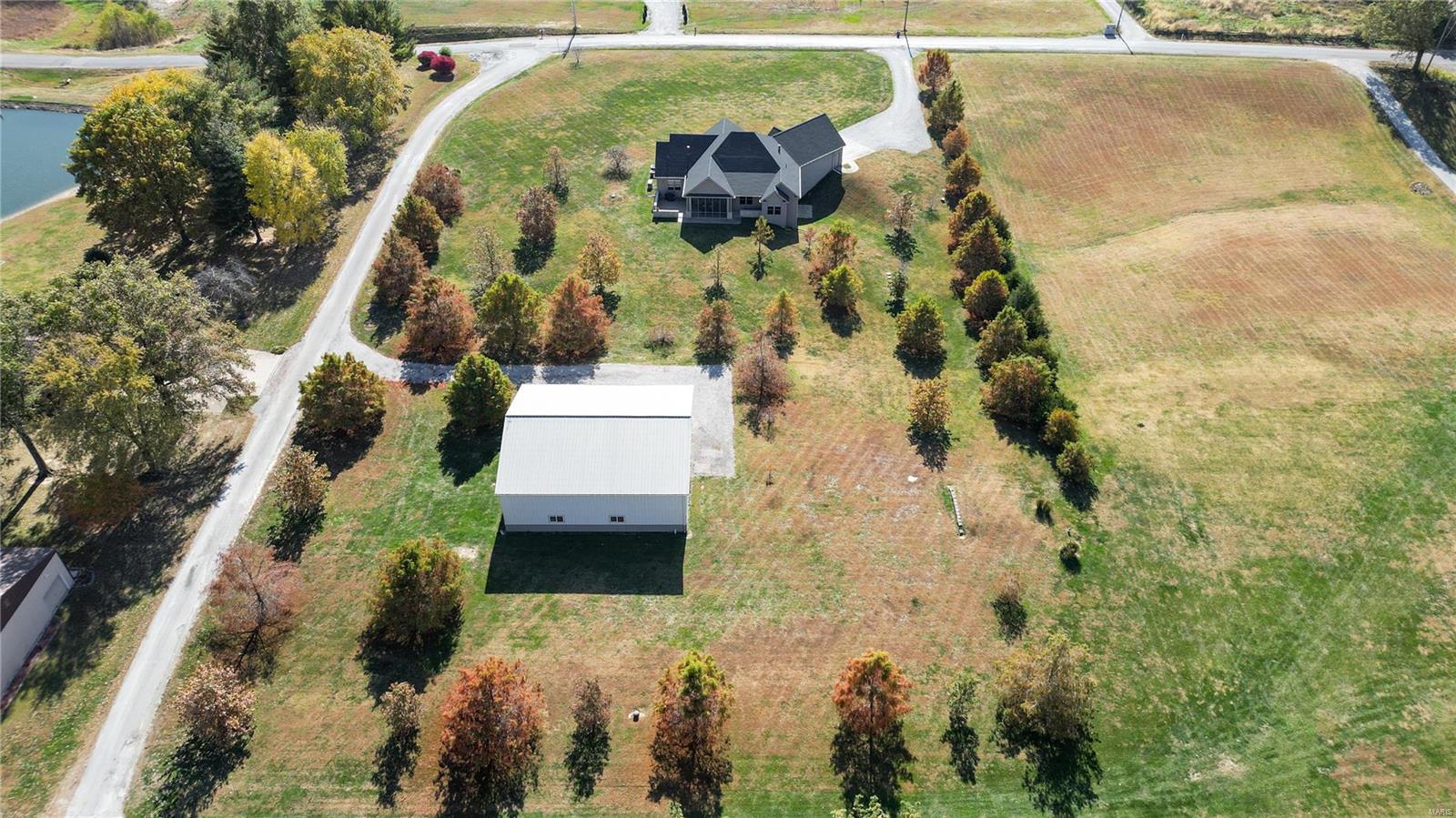 2193 Clover Leaf School Road Belleville, IL 62223 - Photo 3 of 61 Gallery Image 3