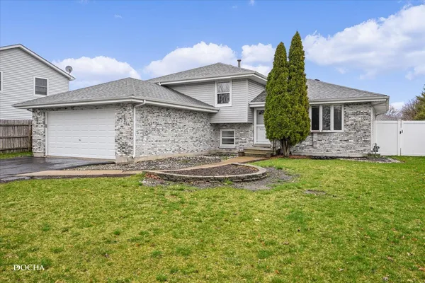 $2,800 | 2614 La Brecque Drive, Plainfield, IL 60586