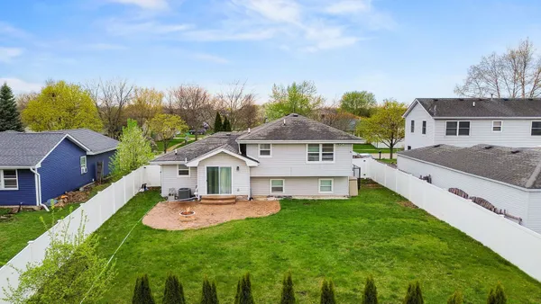 $2,800 | 2614 La Brecque Drive, Plainfield, IL 60586