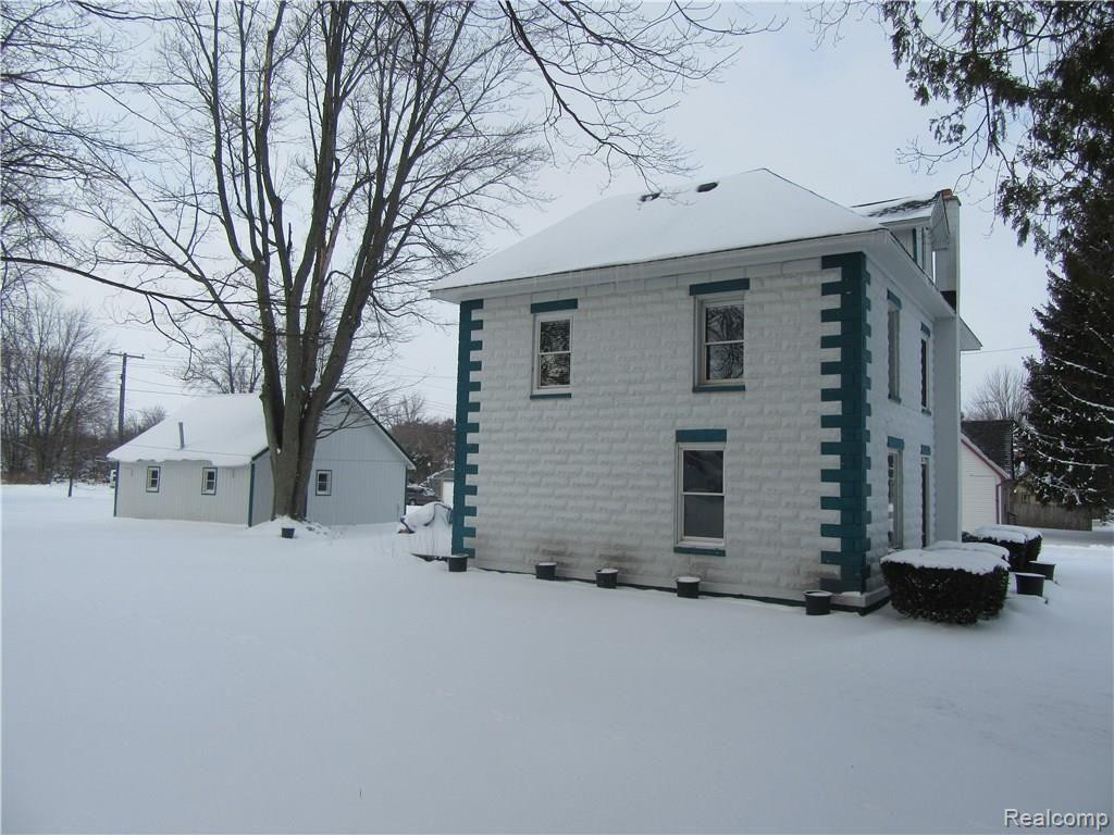4904 Main Street Applegate, MI 48401 - Photo 3 of 39 IMG_7276.JPG