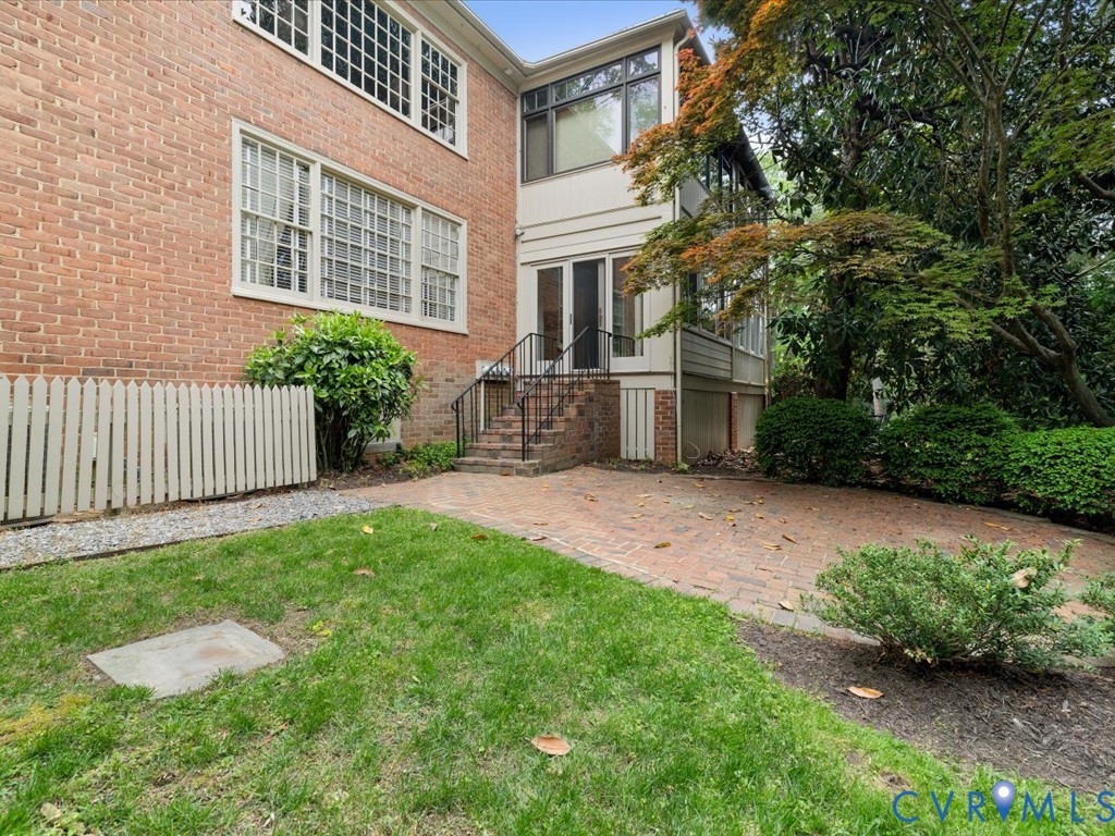 6161 River Road, Unit 36 Richmond, VA 23226 - Photo 23 of 32 Private, park-like back yard and patio