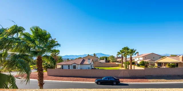 a view of an outdoor space