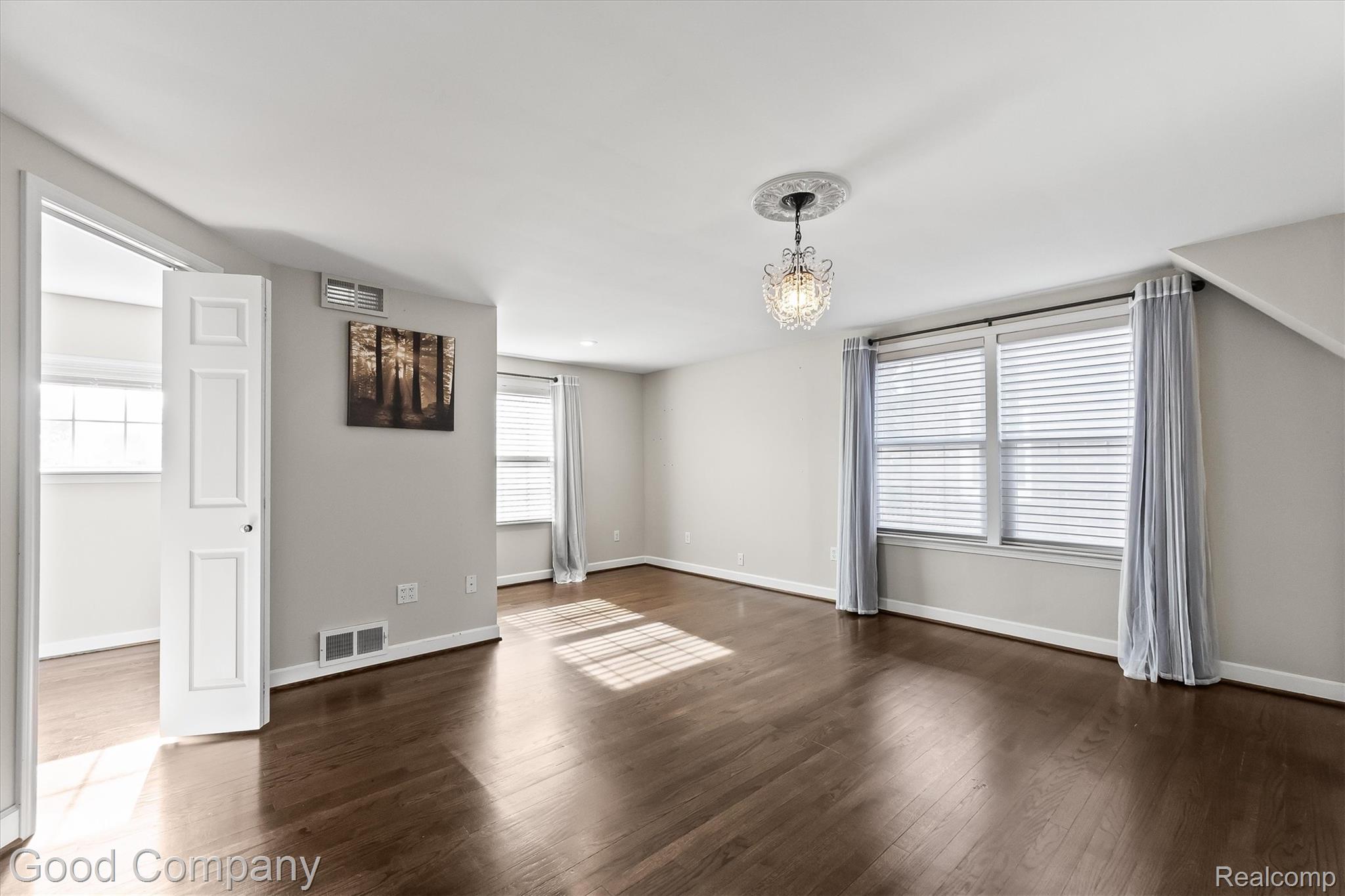 317 Wesley Street Rochester, MI 48307 - Photo 14 of 29 19-Wesley-5.jpg