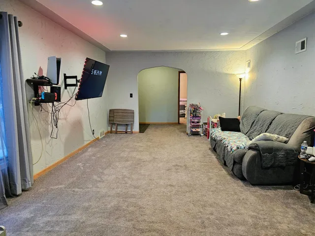 $179,900 | 409 North Prairie Street, Sherburn, MN 56171