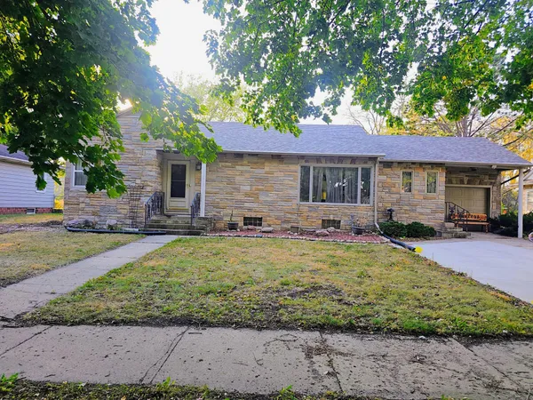 $179,900 | 409 North Prairie Street, Sherburn, MN 56171