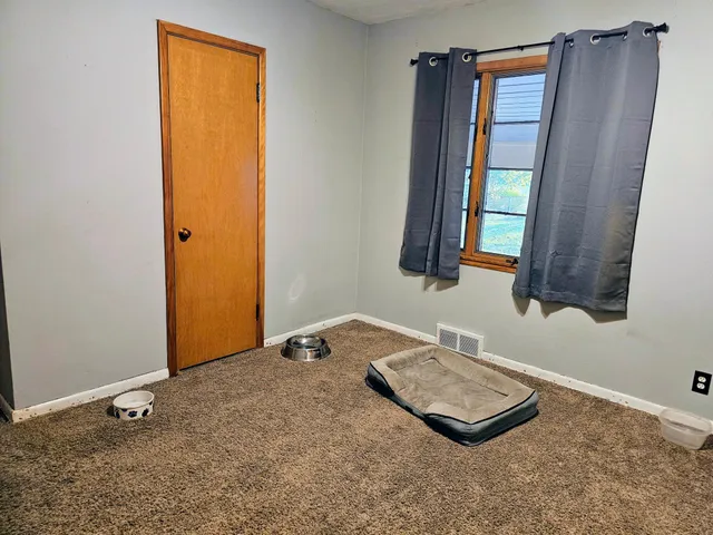 $179,900 | 409 North Prairie Street, Sherburn, MN 56171