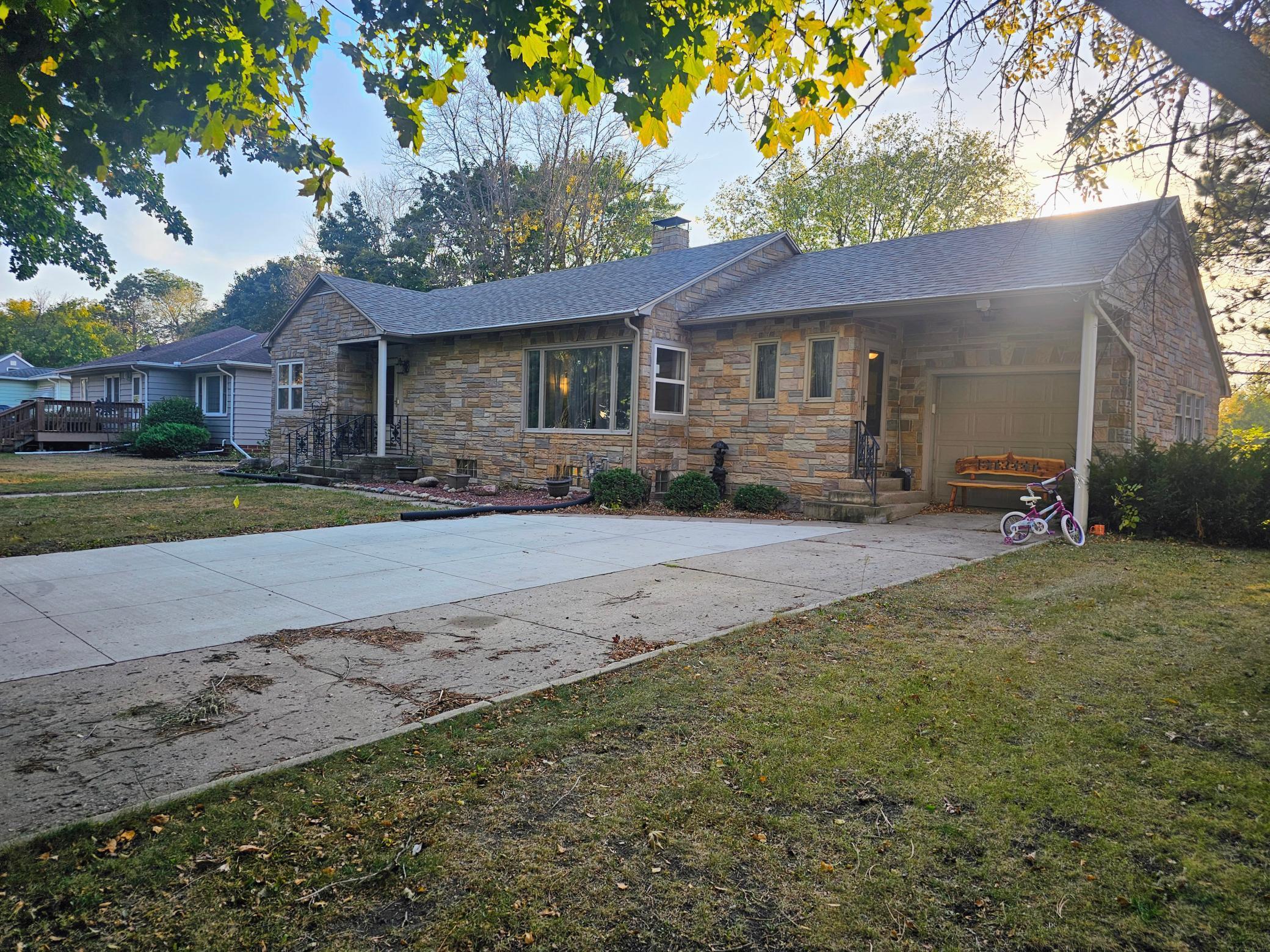 409 North Prairie Street Sherburn, MN 56171 - Photo 4 of 42