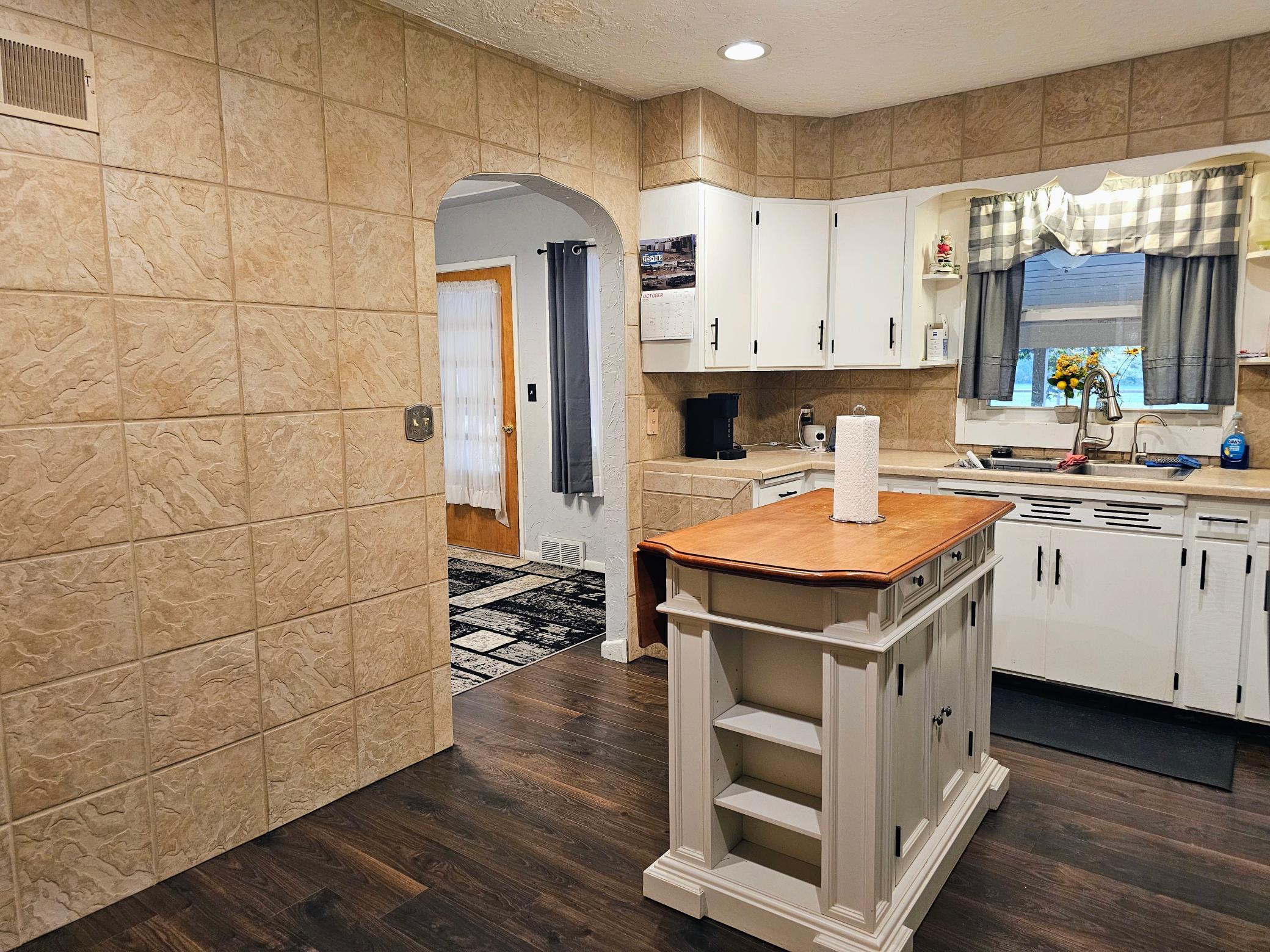 409 North Prairie Street Sherburn, MN 56171 - Photo 5 of 42