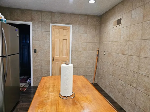 $179,900 | 409 North Prairie Street, Sherburn, MN 56171