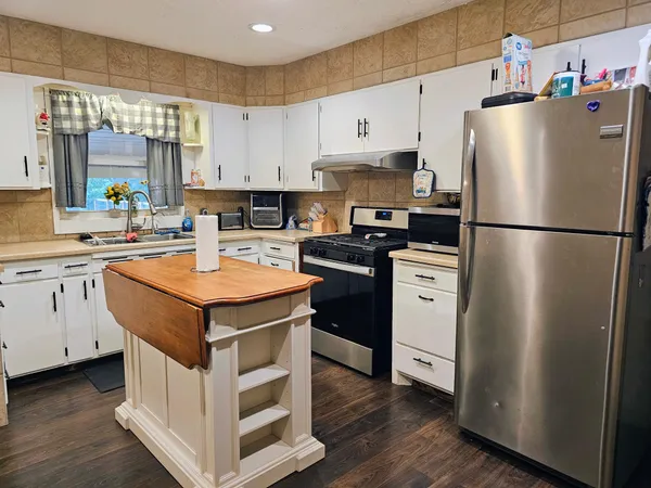 $179,900 | 409 North Prairie Street, Sherburn, MN 56171