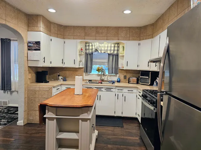 $179,900 | 409 North Prairie Street, Sherburn, MN 56171