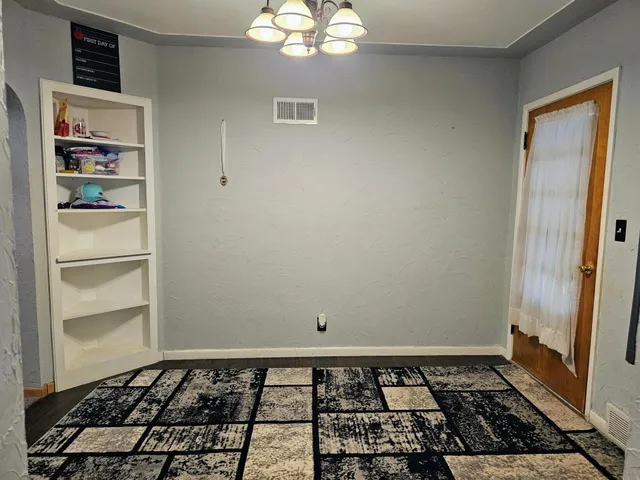 $179,900 | 409 North Prairie Street, Sherburn, MN 56171