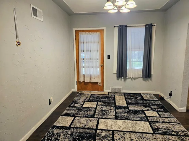 $179,900 | 409 North Prairie Street, Sherburn, MN 56171