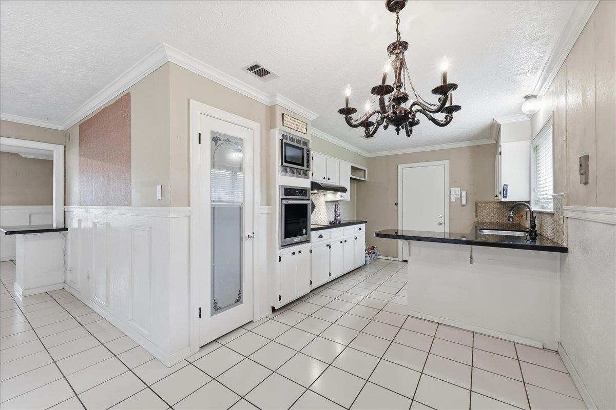 4460 Beale Street Beaumont, TX 77705 - Photo 13 of 30