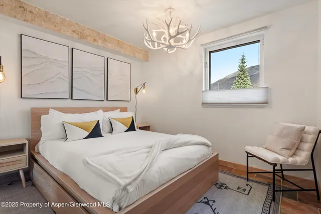 $1,250 | 434 East Main Street, Unit 102, Aspen, CO 81611