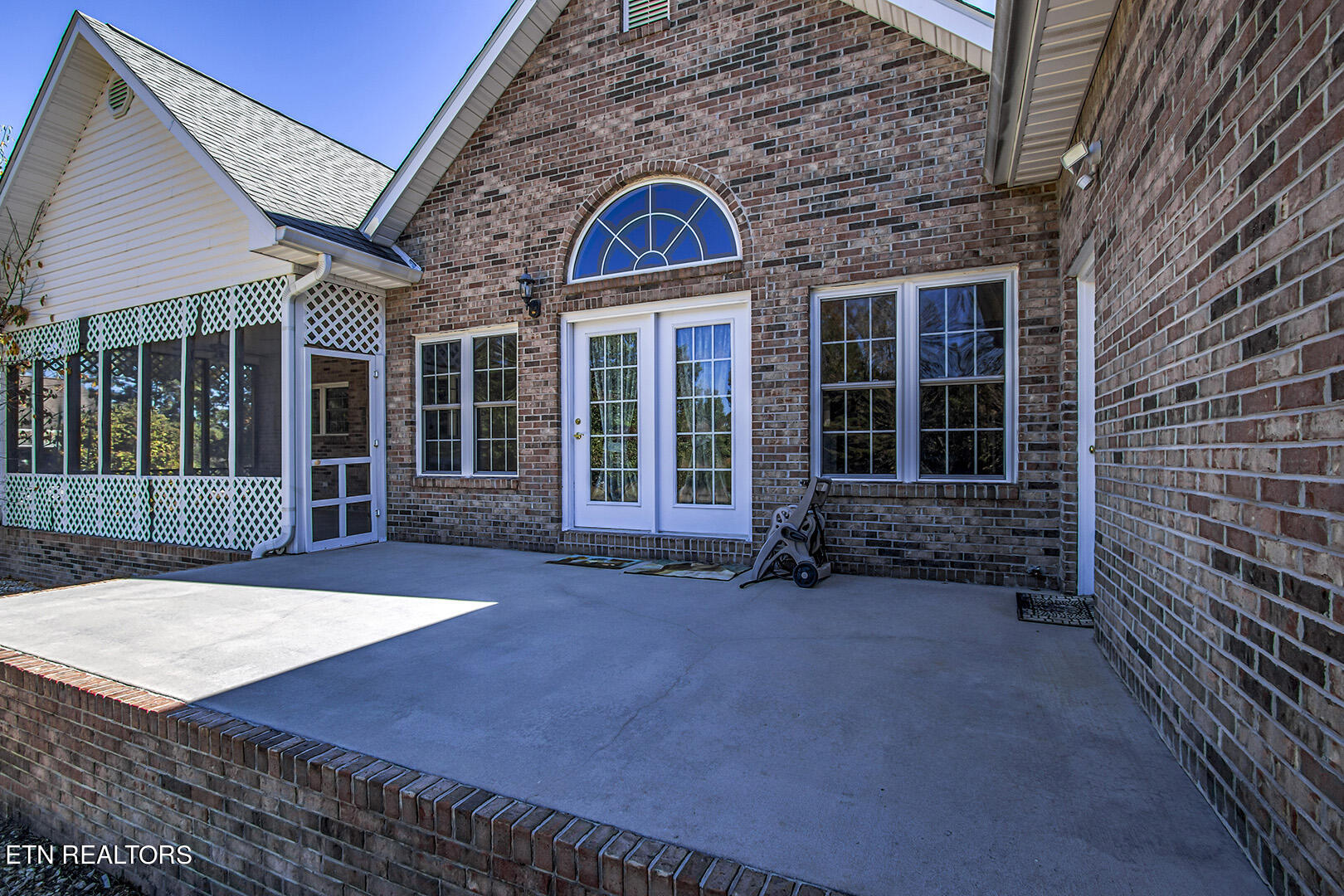 196 Foremast Road Kingston, TN 37763 - Photo 20 of 60 20_ForemastRoad_196_Patio02