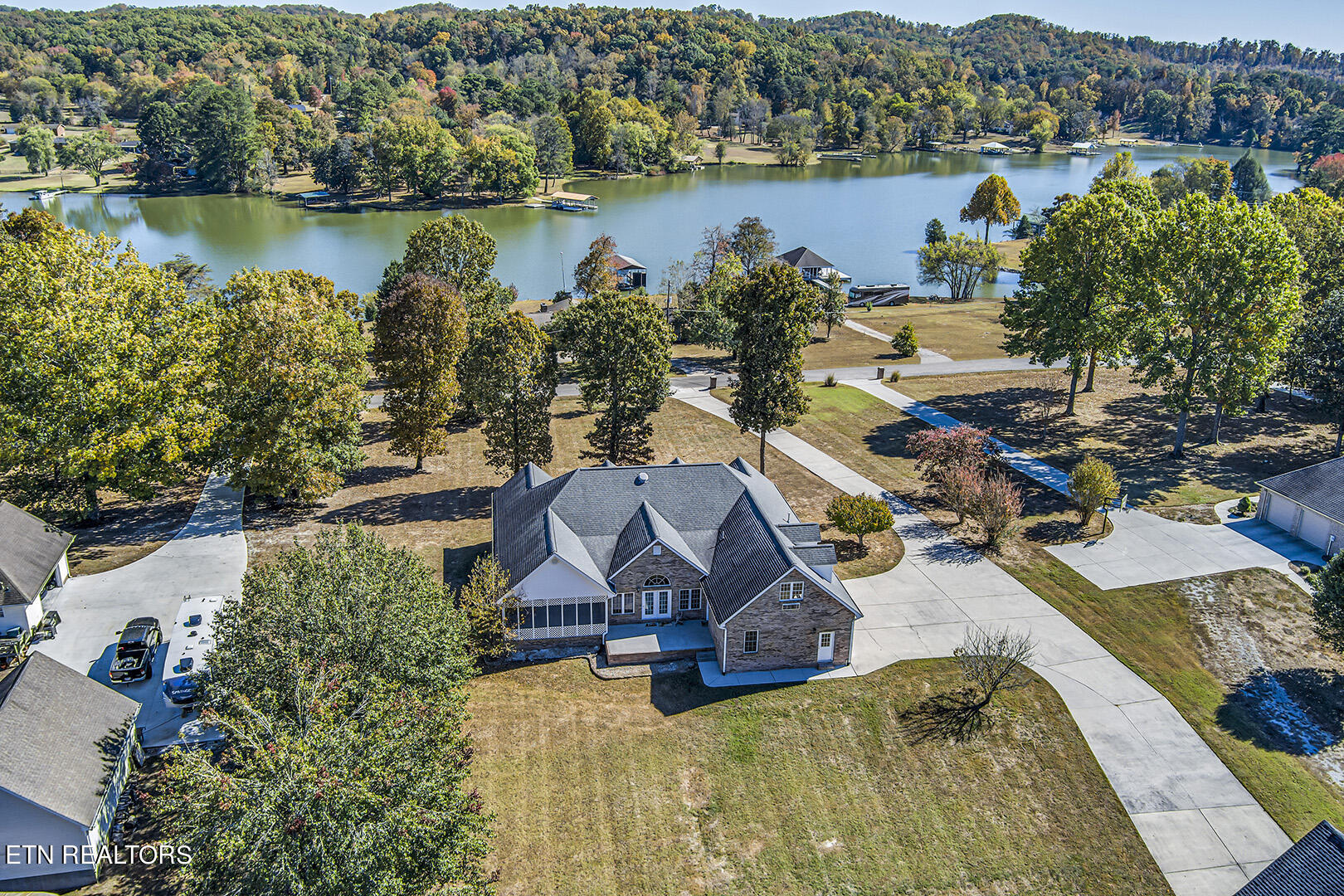 196 Foremast Road Kingston, TN 37763 - Photo 3 of 60 03_ForemastRoad_196_BackBirdseye