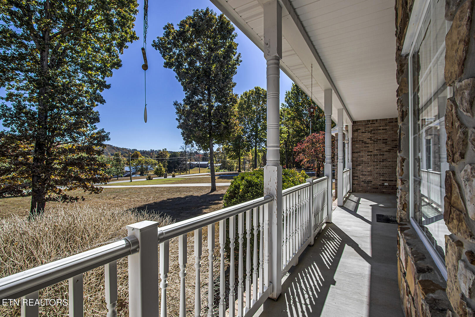 196 Foremast Road Kingston, TN 37763 - Photo 5 of 60 05_ForemastRoad_196_FrontPorch