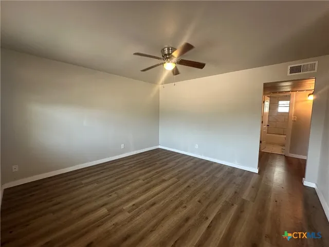 $890 | 19221 San Marcos Highway, Unit A B, Martindale, TX 78655