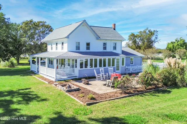 $628,000 | 172 Lands End Road, Knotts Island, NC 27950