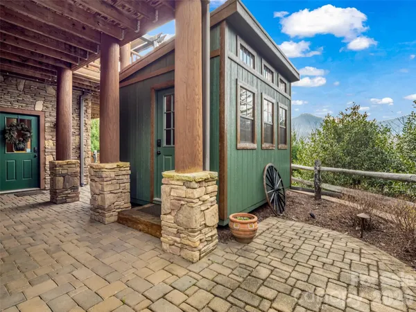 $1,595,000 | 182 Deer Trail, Lake Lure, NC 28746