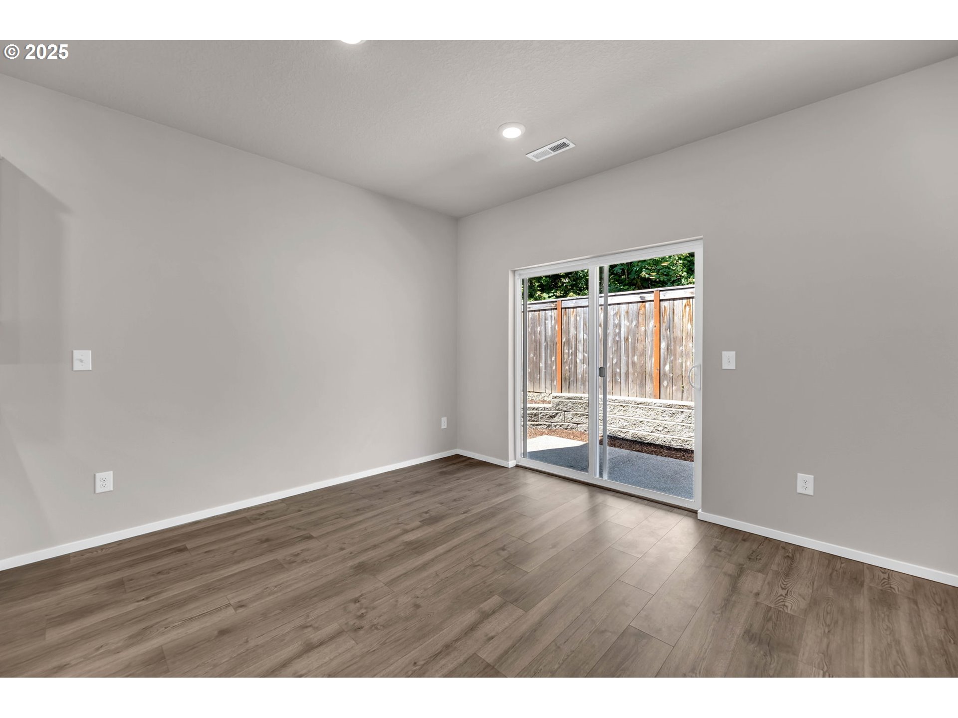 9442 North Chestnut Street Camas, WA 98607 - Photo 17 of 47 Dining Area