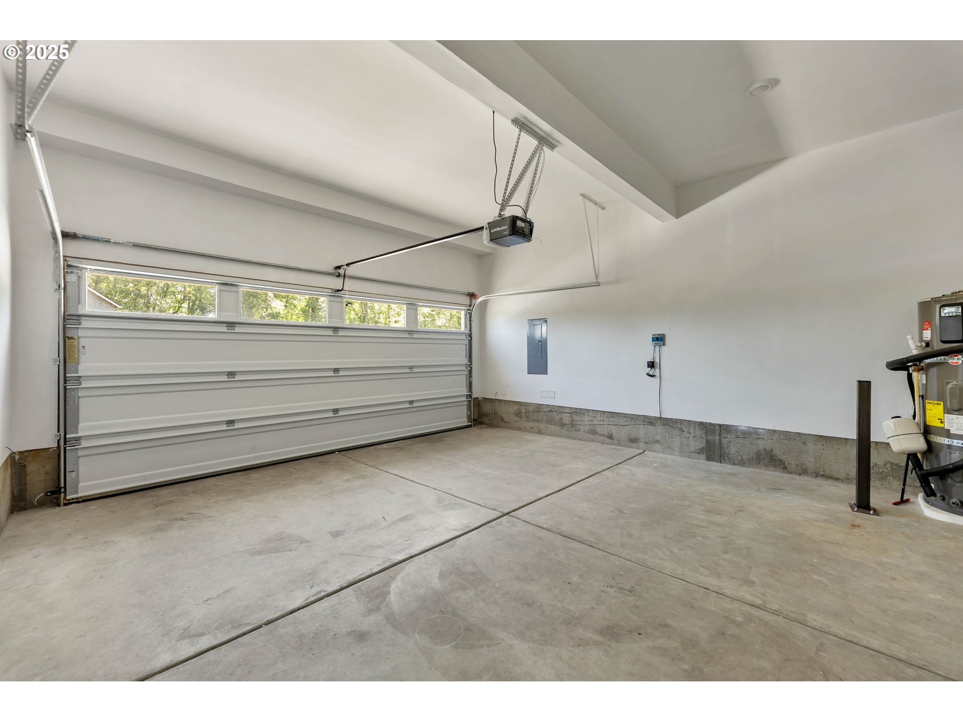 9442 North Chestnut Street Camas, WA 98607 - Photo 46 of 47 Garage