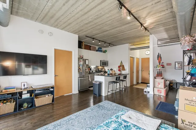 $2,100 | 1440 South Michigan Avenue, Unit 415, Chicago, IL 60605