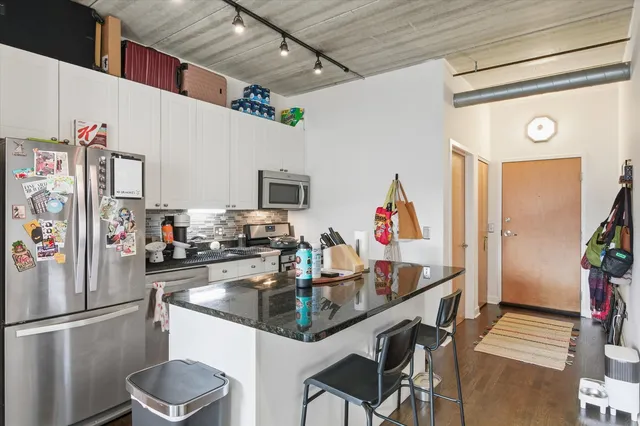 $2,100 | 1440 South Michigan Avenue, Unit 415, Chicago, IL 60605