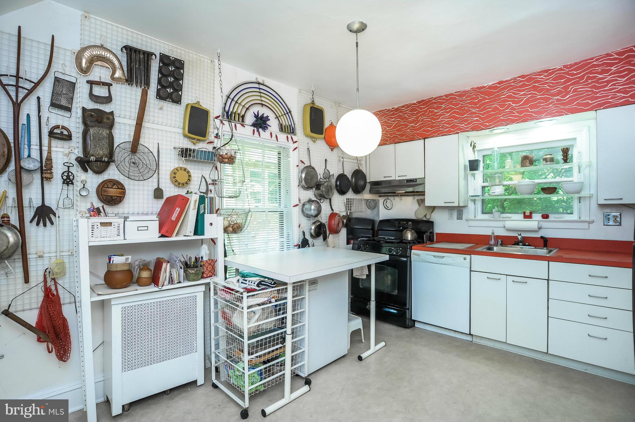 5600 South Bend Road Baltimore, MD 21209 - Photo 14 of 24 Kitchen