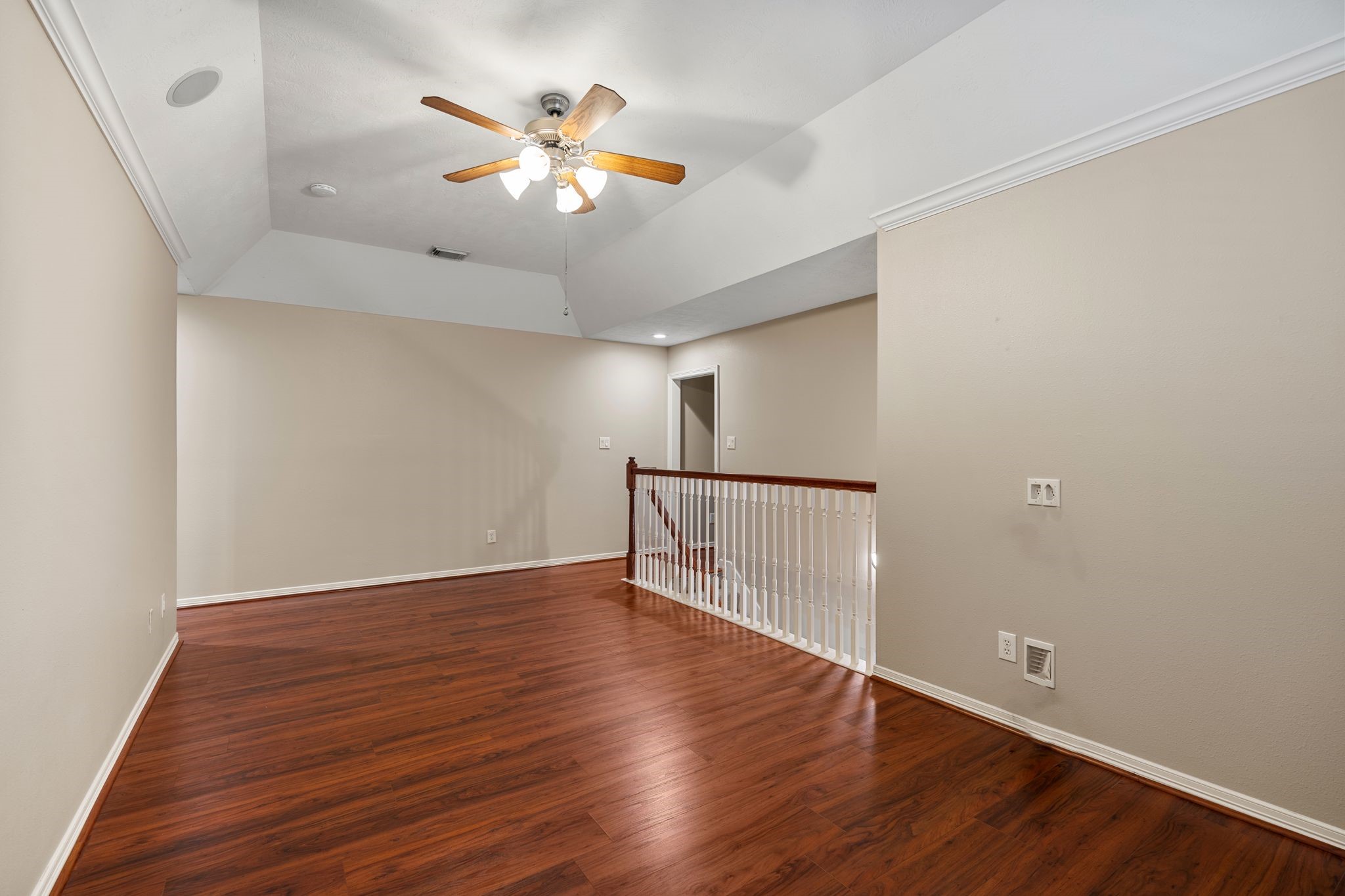 4223 Rose Street Houston, TX 77007 - Photo 19 of 40 Upstairs Gameroom. Seondary bedrooms and laundry located to the left of the stairs, and Primary to the right