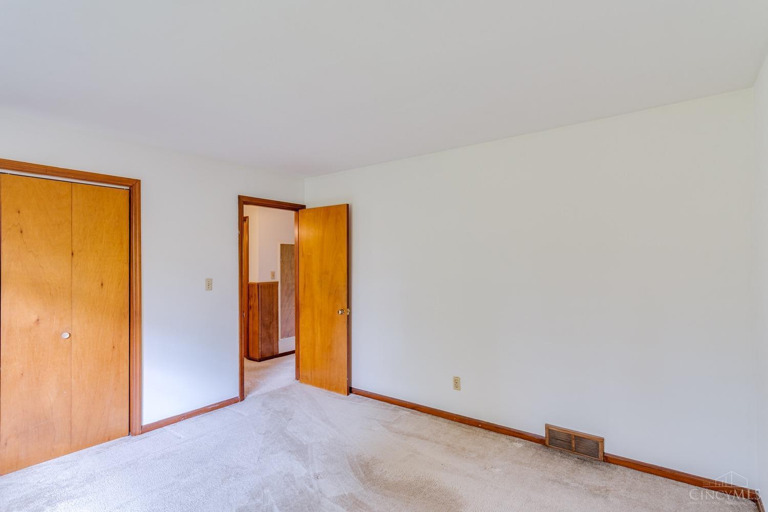 6975 Lawyer Road Cincinnati, OH 45244 - Photo 25 of 38 Gallery Image 25